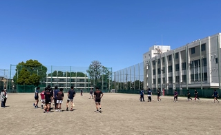 部活動支援を続ける豊多摩高校ラグビー部70ズのメンバーが、令和8年度春季大会前の練習に参加 部活動支援を続ける豊多摩高校ラグビー部70ズのメンバーが、令和8年度春季大会前の練習に参加